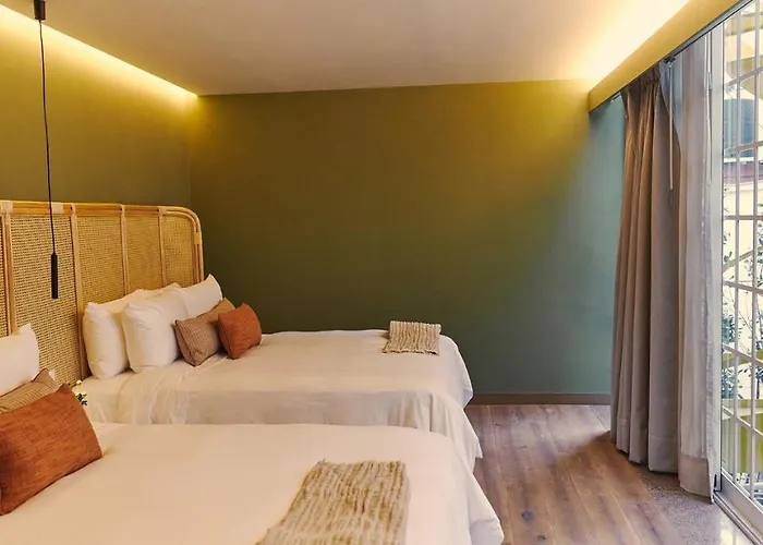 Casa Izeba Hotel