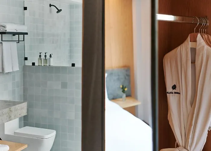 Hotel Casa Izeba 5*