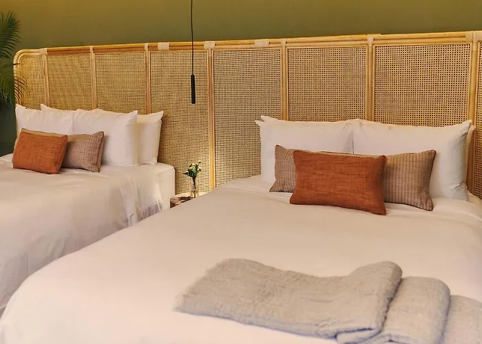 Hotel Casa Izeba 5*