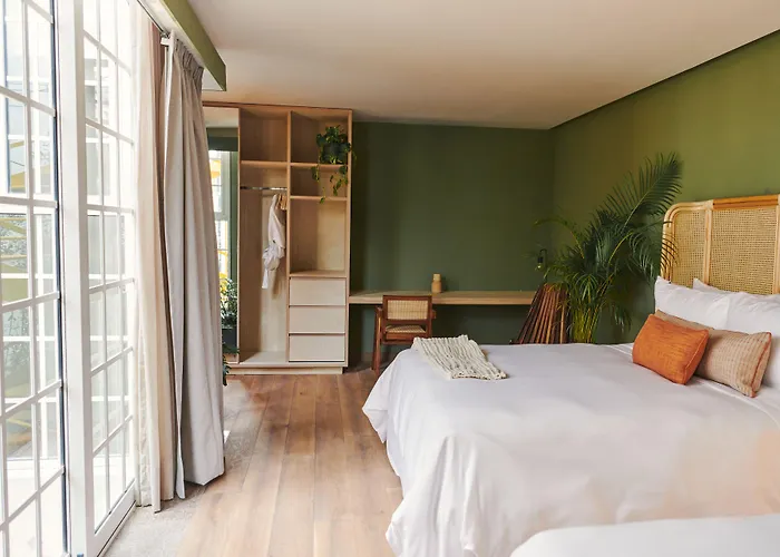 Casa Izeba Hotel